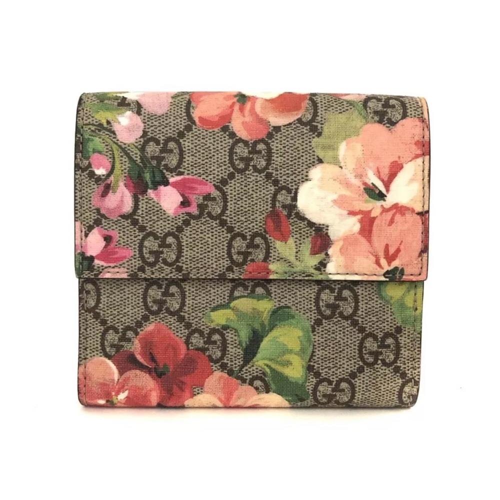 ✨🛍️ Gucci GG Supreme Blooms Wallet
